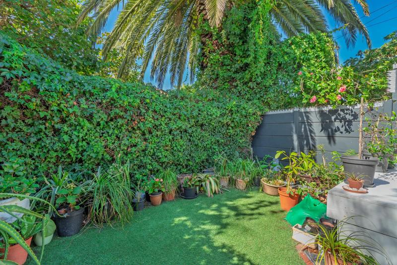 2 Bedroom Property for Sale in Harfield Village Western Cape